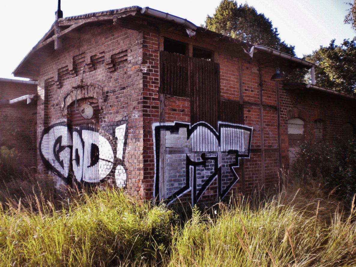 Graffiti Wall - Photo by Don_Camillo