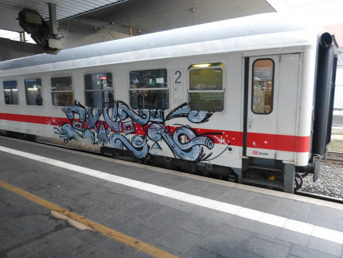 Graffiti Train in Dusseldorf - Photo by DoppelWhopper - Denk (2013)