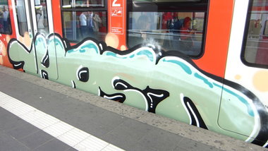 Graffiti Train - Photo by DoppelWhopper - Host, S11, Düsseldorf (2013)