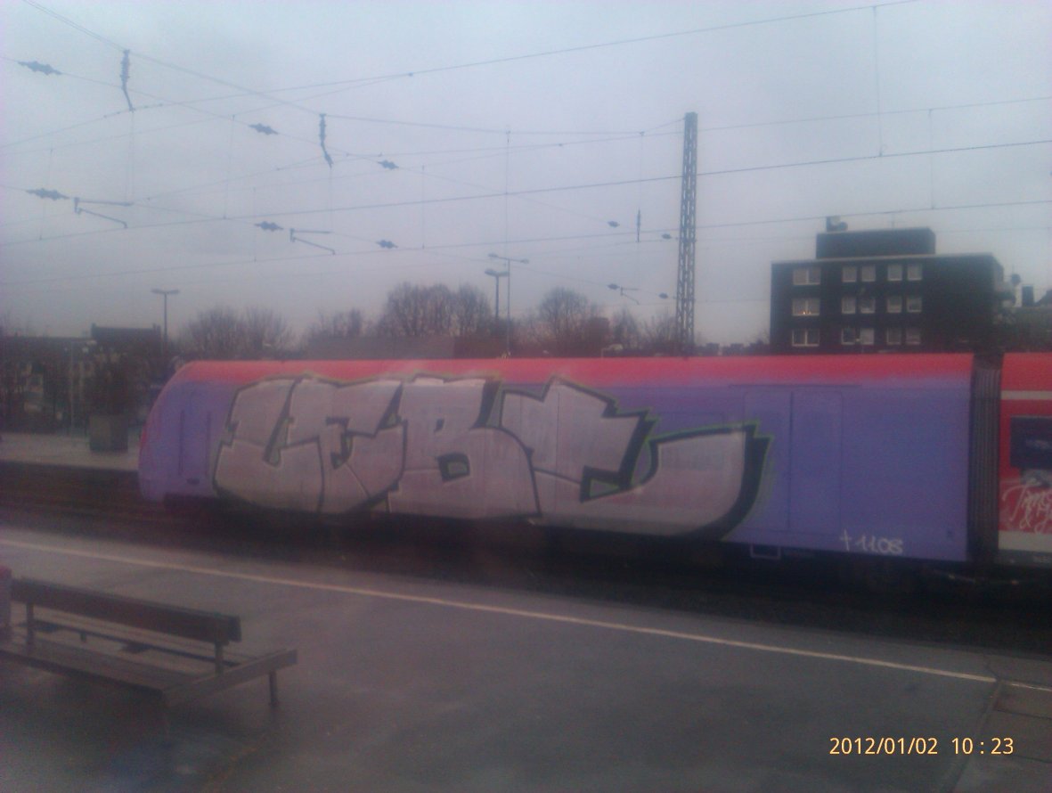 Graffiti Train - Photo by DoppelWhopper - Lebt (2012)