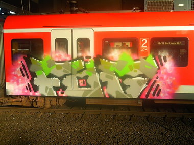 Graffiti Train in Dusseldorf - Photo by DoppelWhopper - FOG (2012)