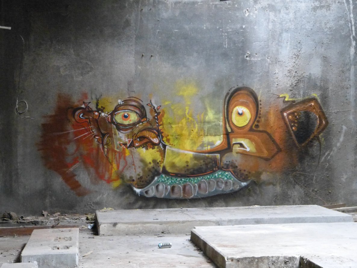 Graffiti Street Art in Dusseldorf - Photo by DoppelWhopper - BM, Blue, Minded (2013)