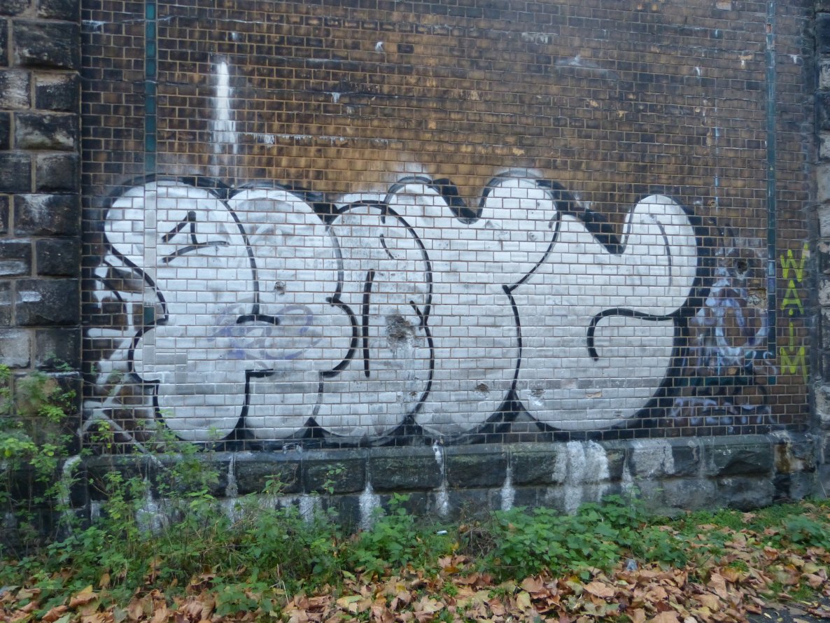 Graffiti Bombing in Dortmund - Photo by DoppelWhopper - Hote