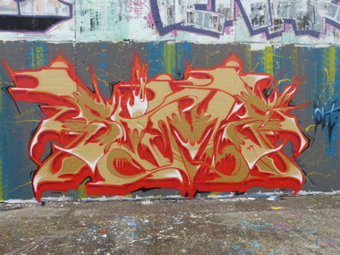 Graffiti Wall in Berlin - Photo by DoppelWhopper - SIME (2013)