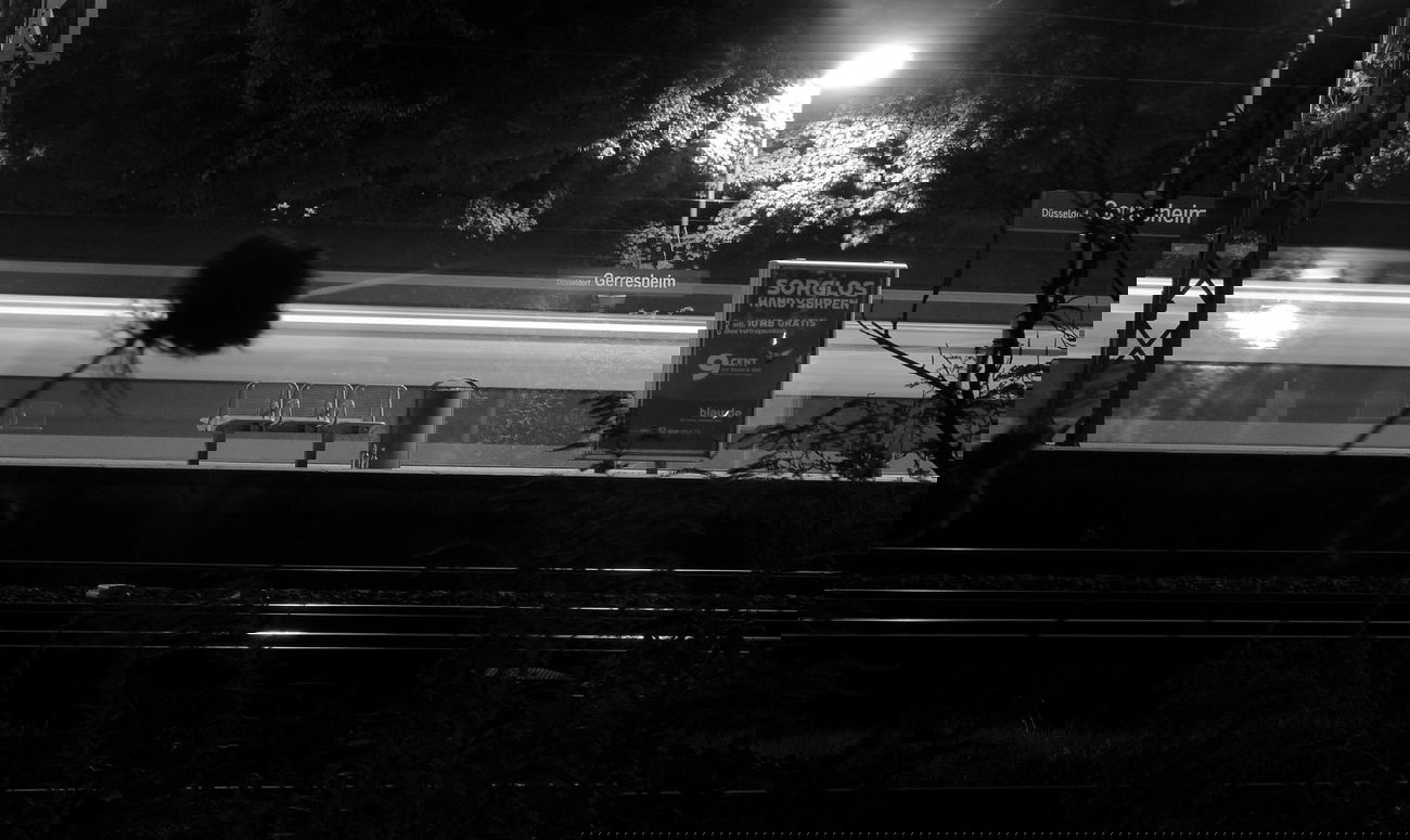 Graffiti Artwork in Dusseldorf - Photo by DoppelWhopper - Night, Vision (2013)