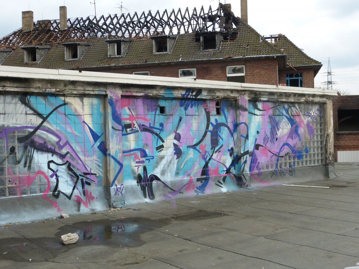 Graffiti Wall in Dusseldorf - Photo by DoppelWhopper - ABOT (2013)