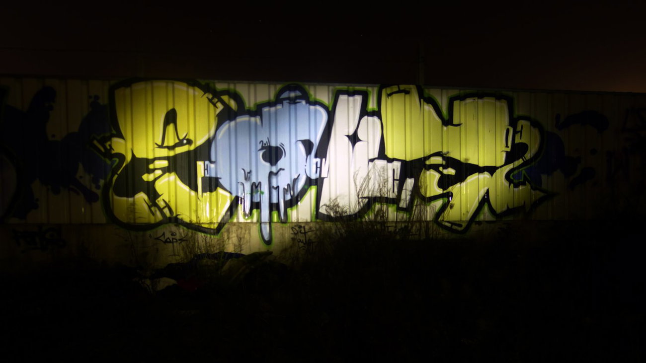 Graffiti Wall in Dusseldorf - Photo by DoppelWhopper - pout, dhs (2012)