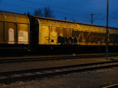Graffiti Train - Photo by DoppelWhopper - taps, top