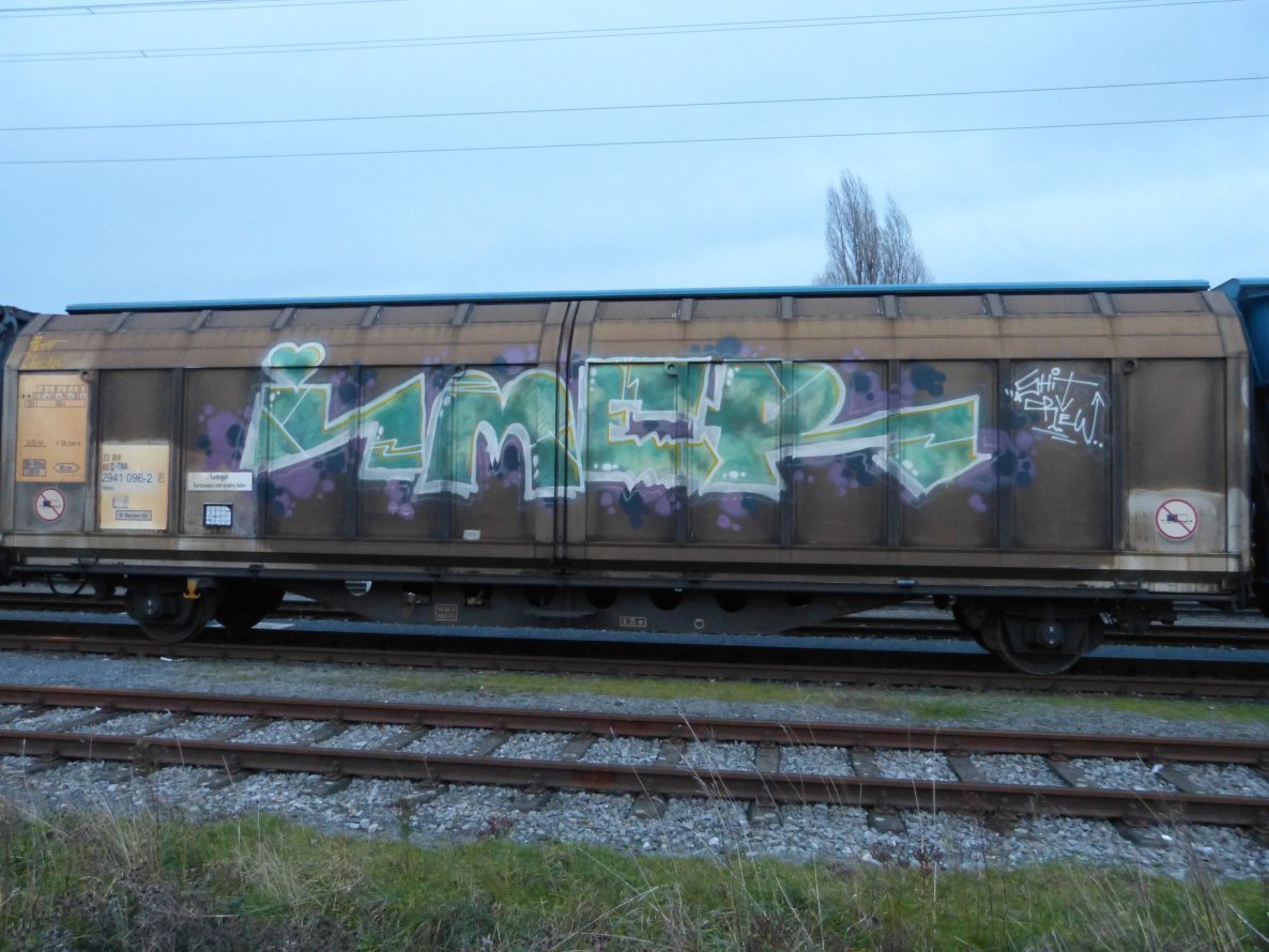 Graffiti Train in Dusseldorf - Photo by DoppelWhopper - imer, shit, crew (2013)