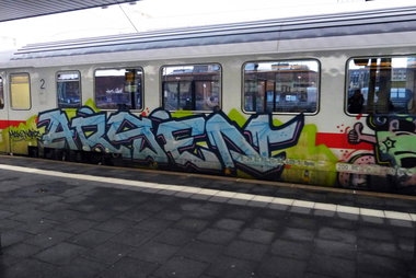Graffiti Train - Photo by DoppelWhopper - Arsen, ic (2013)