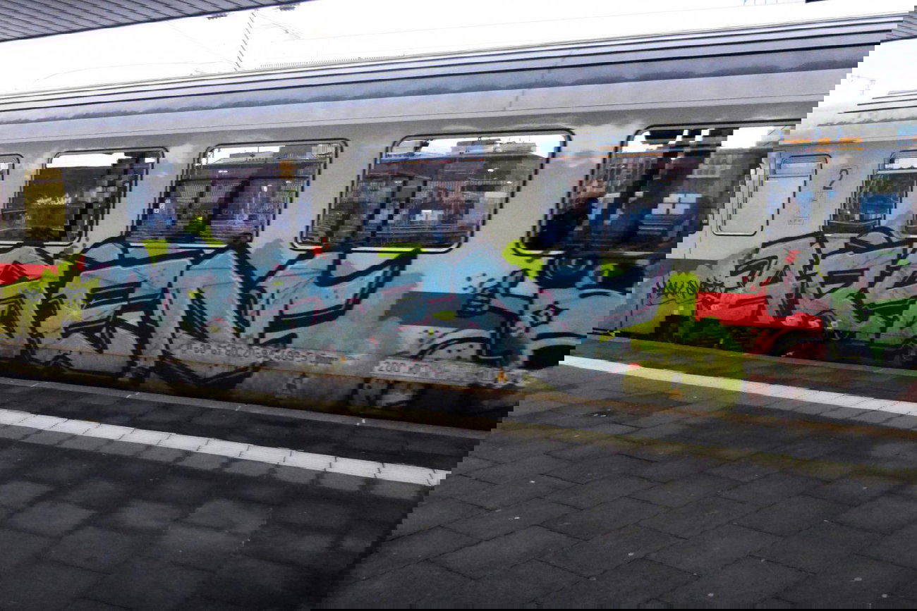 Graffiti Train - Photo by DoppelWhopper - Arsen, ic (2013)