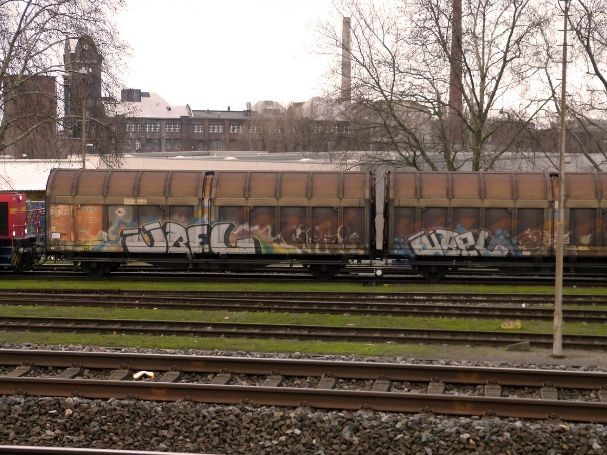 Graffiti Train in Dusseldorf - Photo by DoppelWhopper - freight, fr8, Übel