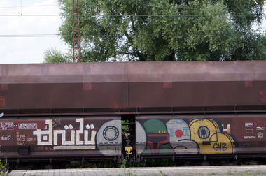 Graffiti Train in Dusseldorf - Photo by DoppelWhopper - Oase, freight, fr8 (2013)