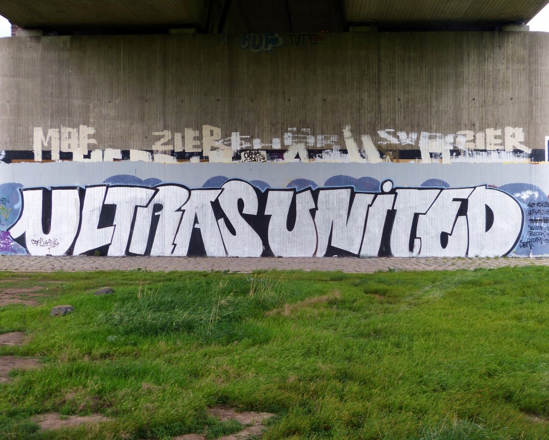 Graffiti Bombing in Dusseldorf - Photo by DoppelWhopper - Ultras, United, Fortuna