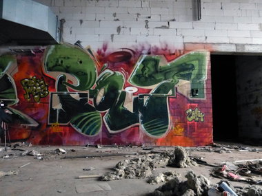 Graffiti Wall in Dusseldorf - Photo by DoppelWhopper - POUT, DHS (2014)
