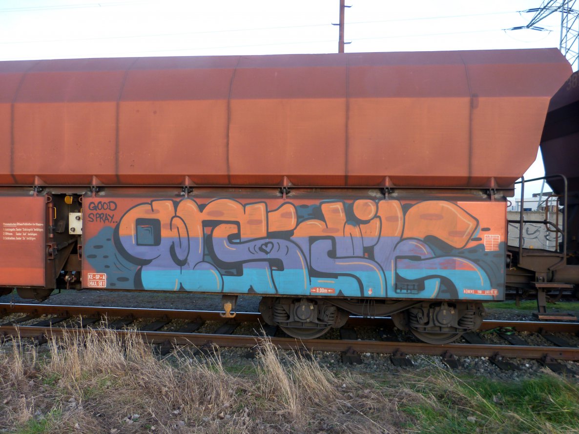Graffiti Train in Dusseldorf - Photo by DoppelWhopper - freight, fr8 (2013)