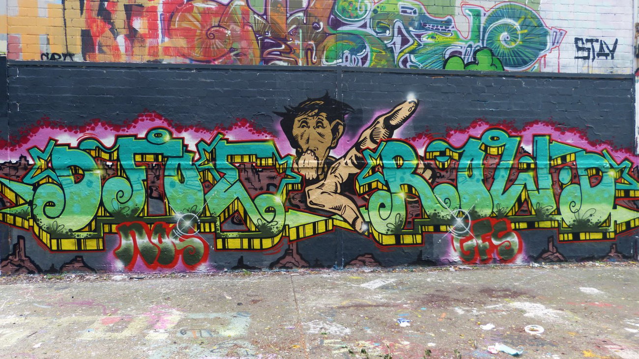 Graffiti Wall in Dusseldorf - Photo by DoppelWhopper - Dfoe, Rowd, Hall (2013)