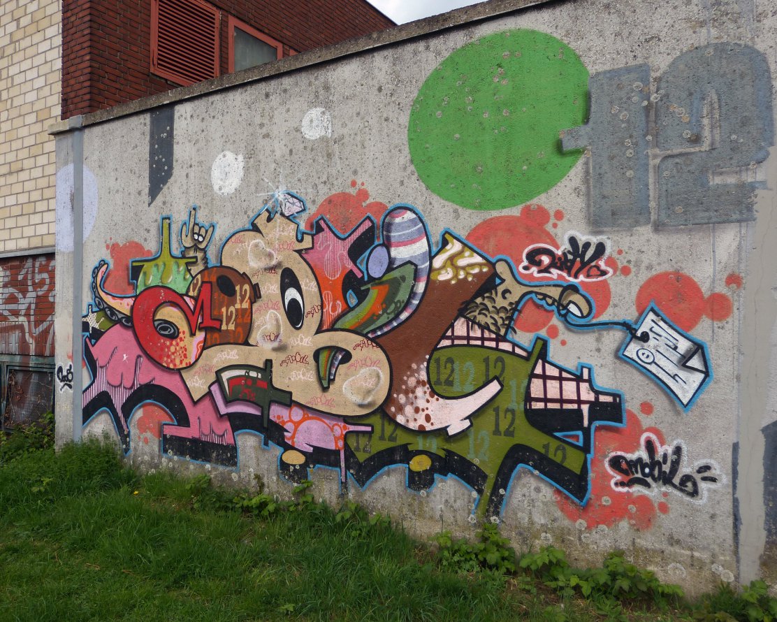 Graffiti Wall in Dusseldorf - Photo by DoppelWhopper - MOBIL (2008)