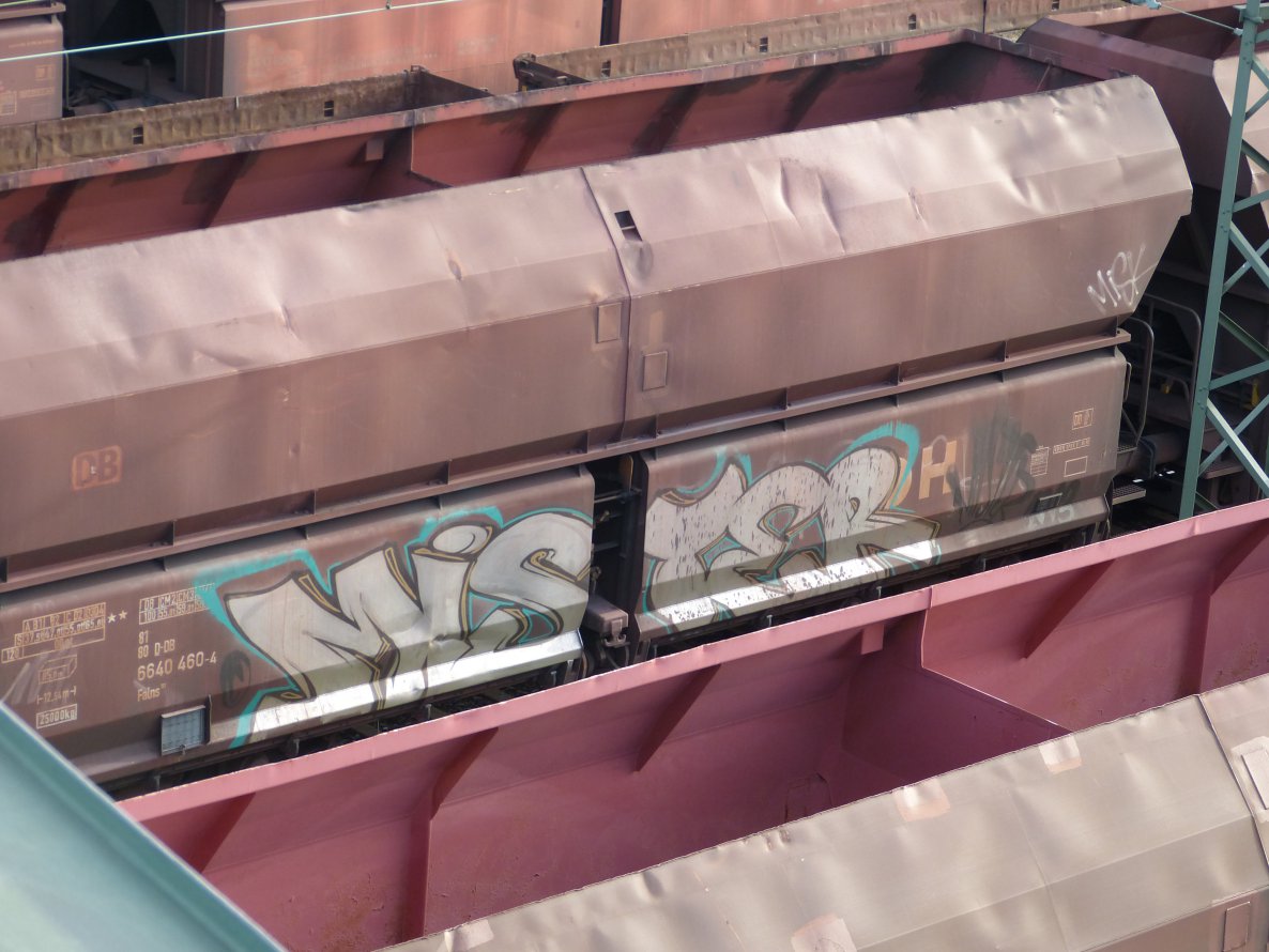 Graffiti Train - Photo by DoppelWhopper - Mister, freight, fr8