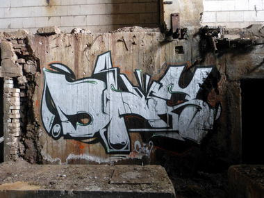 Graffiti Wall in Dusseldorf - Photo by DoppelWhopper - DHS, Deadly, Habits (2014)