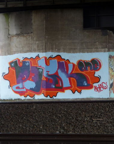 Graffiti Bombing in Dusseldorf - Photo by DoppelWhopper - PESK, AHAG (2013)