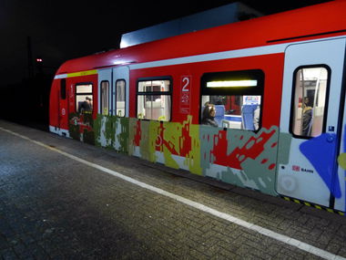 Graffiti Train - Photo by DoppelWhopper - think, Radar, s8 (2014)