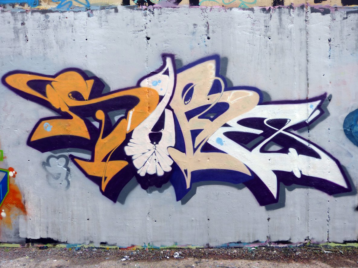 Graffiti Wall - Photo by DoppelWhopper - sure (2013)