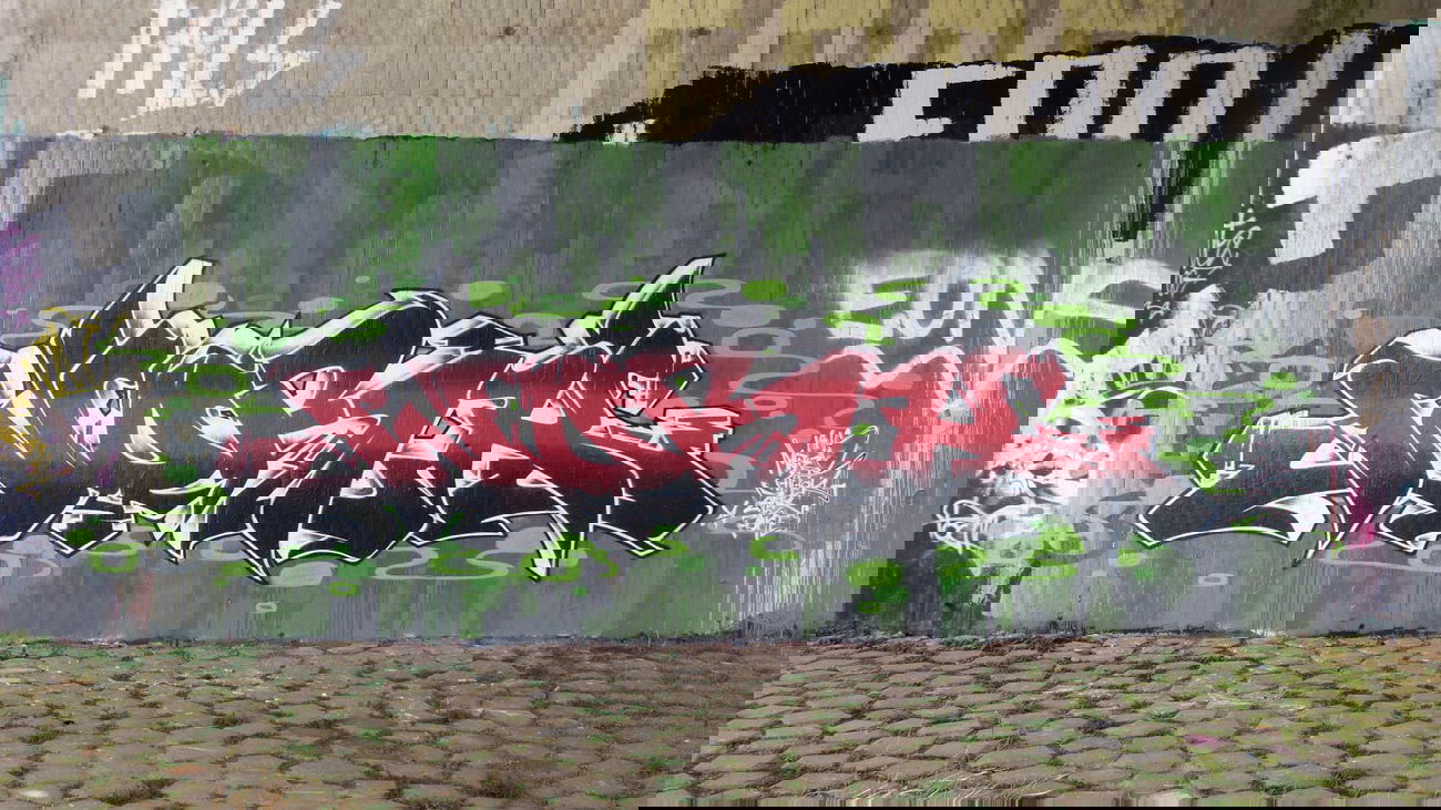 Graffiti Wall - Photo by DoppelWhopper - work (2014)