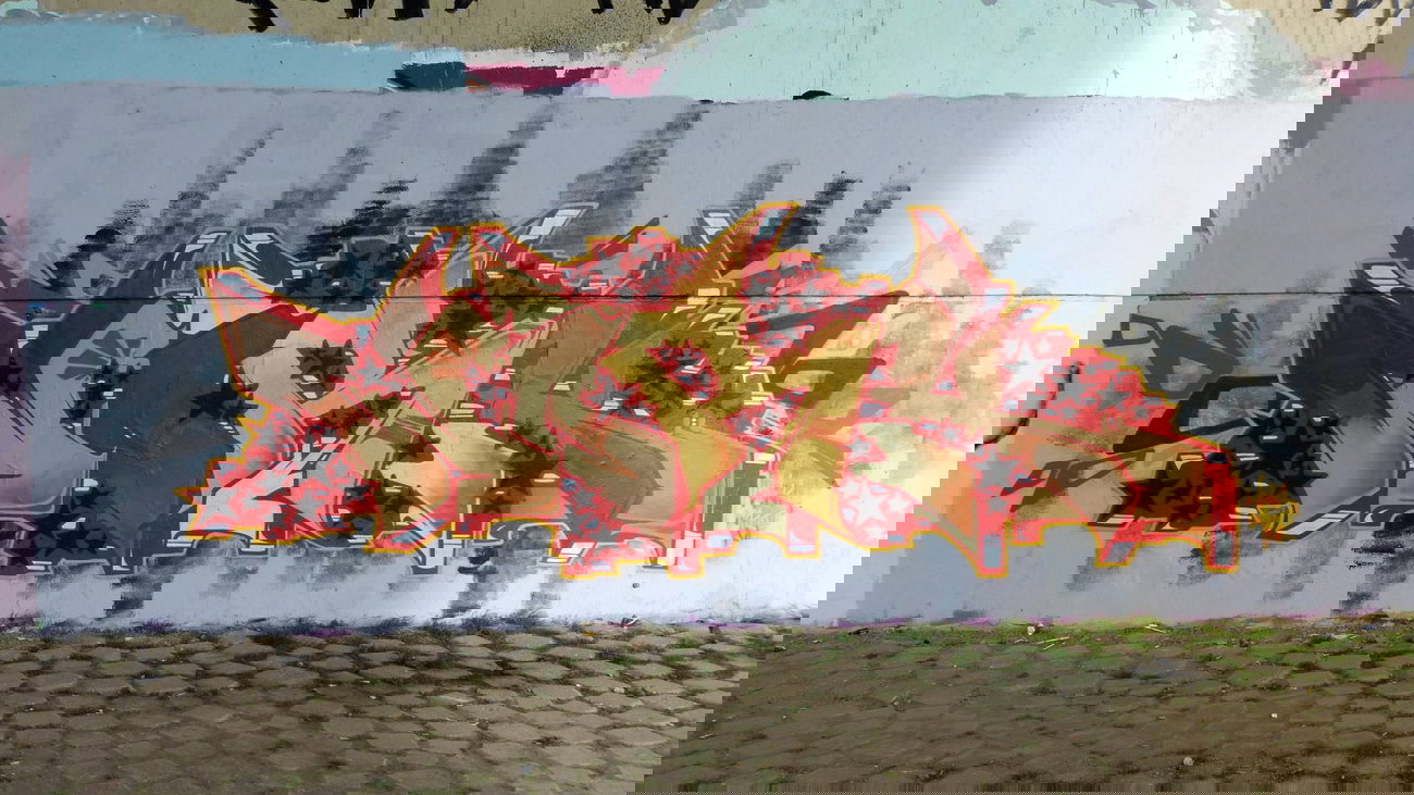 Graffiti Wall - Photo by DoppelWhopper - work (2014)