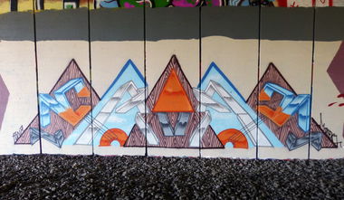 Graffiti Wall - Photo by DoppelWhopper - Föns, Moner (2014)