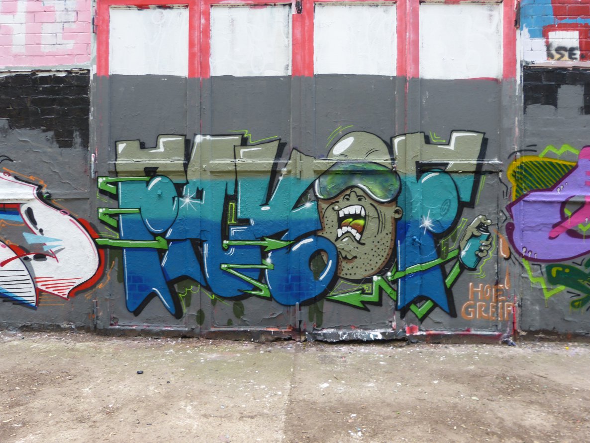 Graffiti Wall - Photo by DoppelWhopper - Fakof (2014)