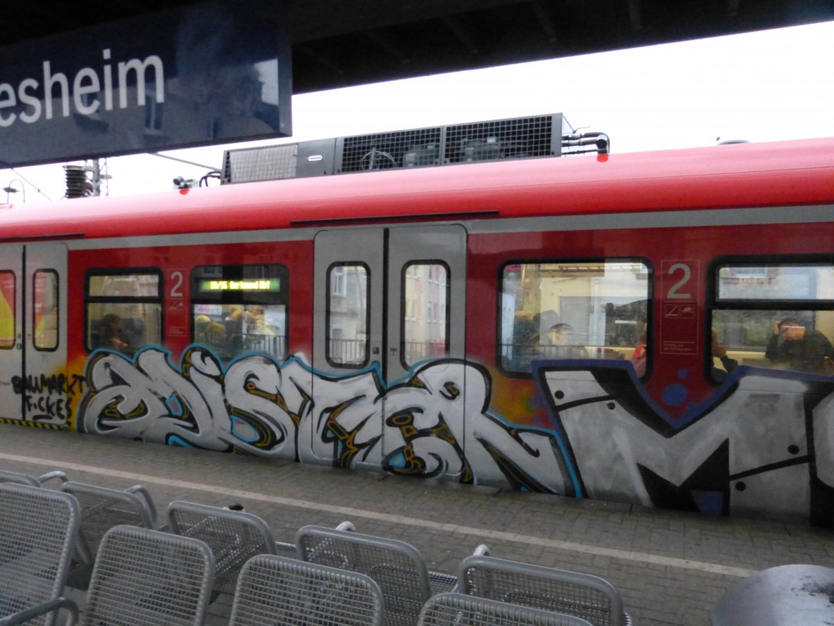 Graffiti Train in Düsseldorf - Photo by DoppelWhopper - mister (2014)