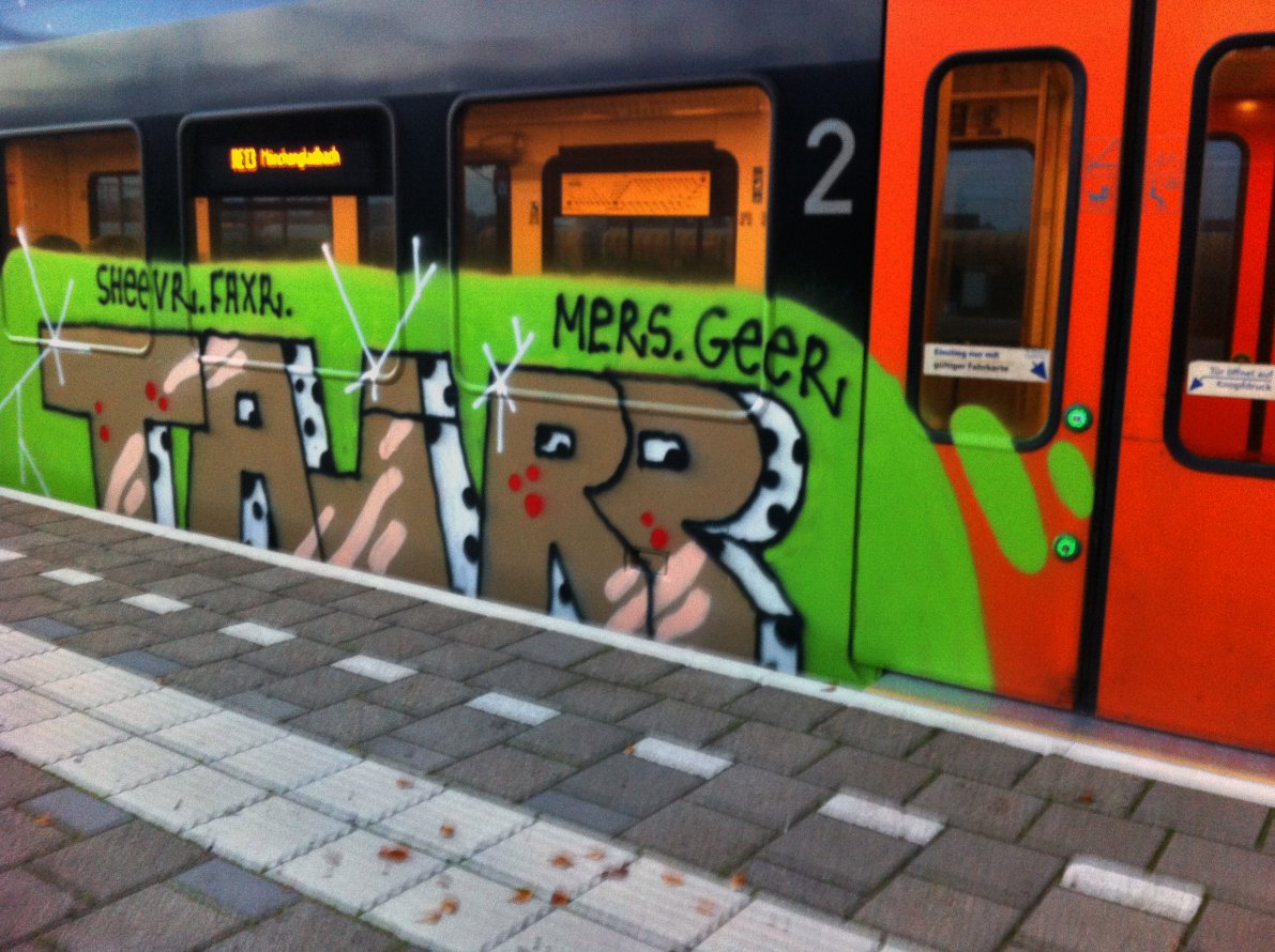 Graffiti Train - Photo by DoppelWhopper
