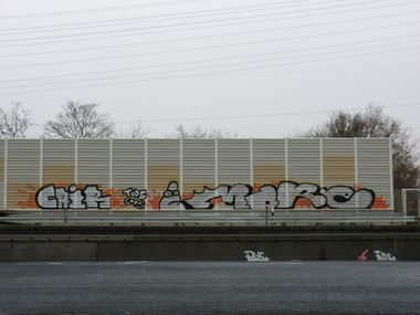 Graffiti Bombing in Dusseldorf - Photo by Dorfseufer69 - CAIR, MORE, TODS (2013)