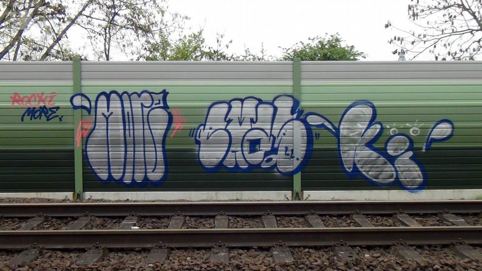 Graffiti Bombing - Photo by Dorfseufer69 - MORE, CHAS, KISS