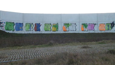 Graffiti Bombing - Photo by Dorfseufer69 - MORE, more, MORE