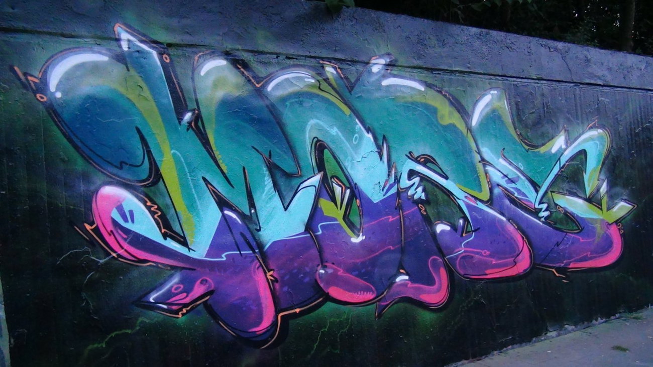 Graffiti Wall - Photo by Dorfseufer69 - MORE, TODS, CREW
