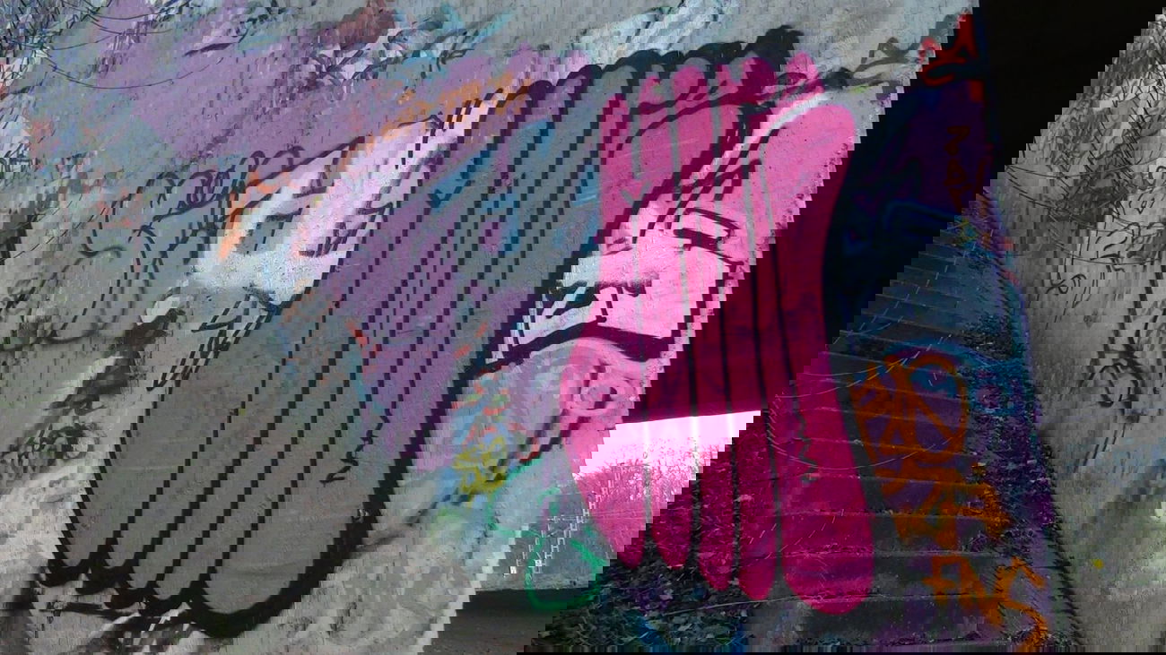 Graffiti Bombing - Photo by Dorfseufer69 - MR.more