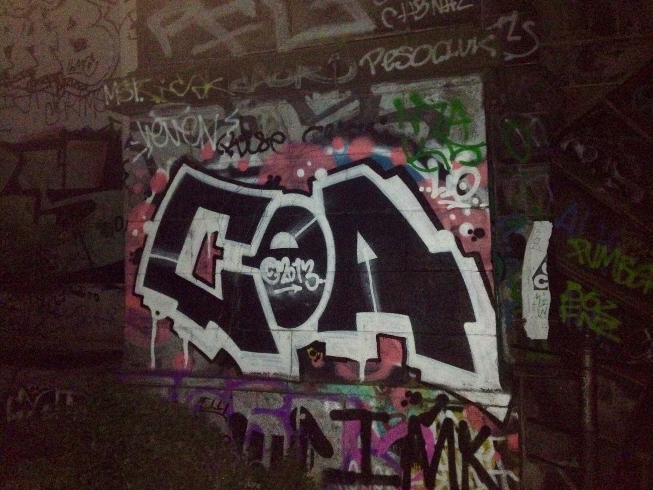 Graffiti Wall in Berlin - Photo by Dorfwriter - coa (2013)