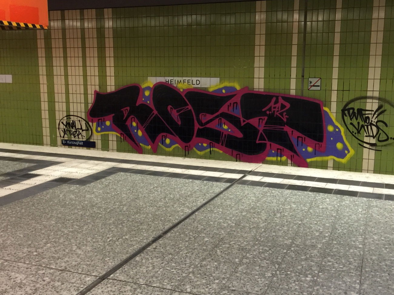 Graffiti Bombing in Hamburg - Photo by Dorfwriter - rost, 172, pmf (2015)