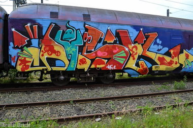 Graffiti Train - Photo by Downtownpaint (2014)