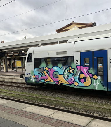 Graffiti Train - Photo by Dream - sgio (2020)