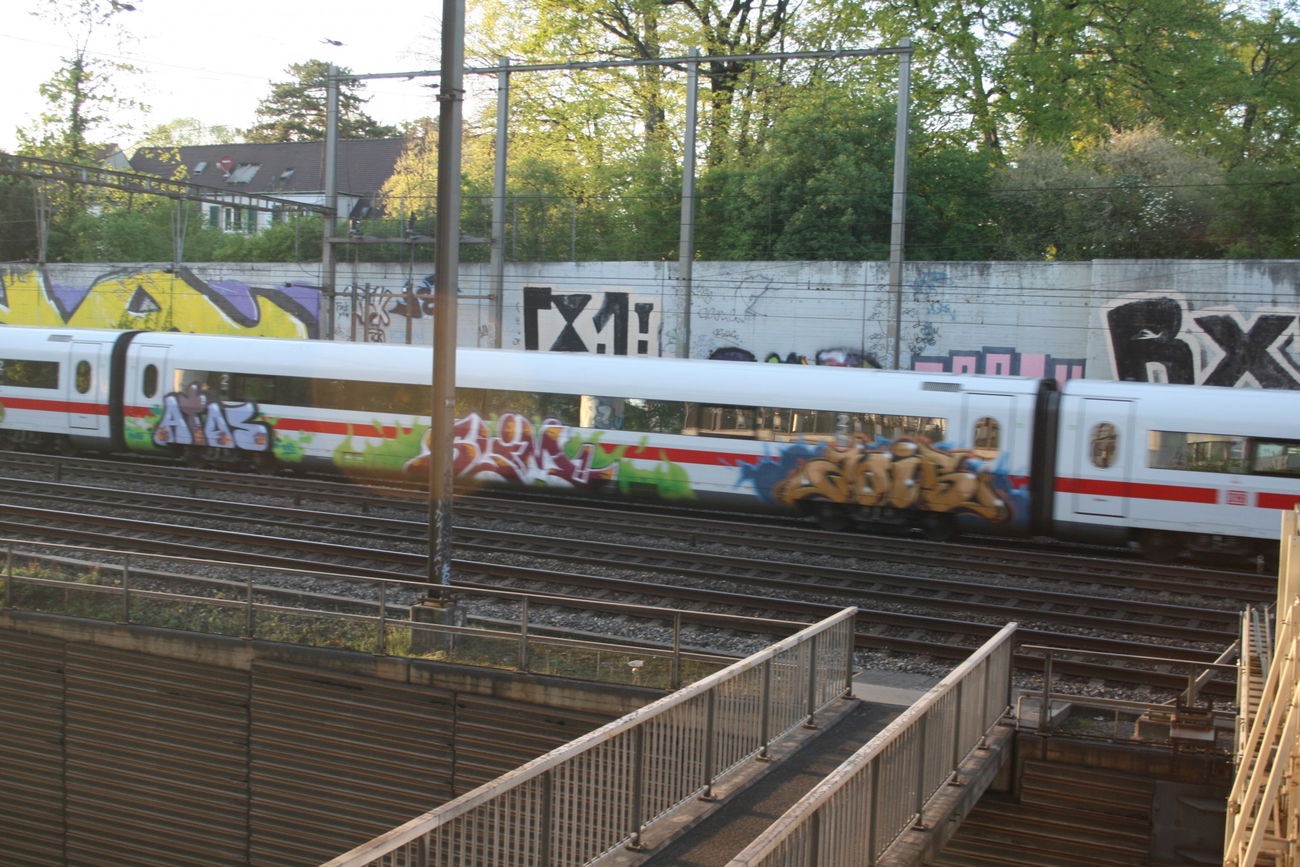 Graffiti Photo by Dreo - Atos, Slim, Zois