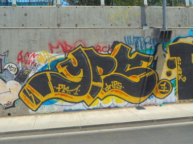 Graffiti Wall in Renca - Photo by DripsOne