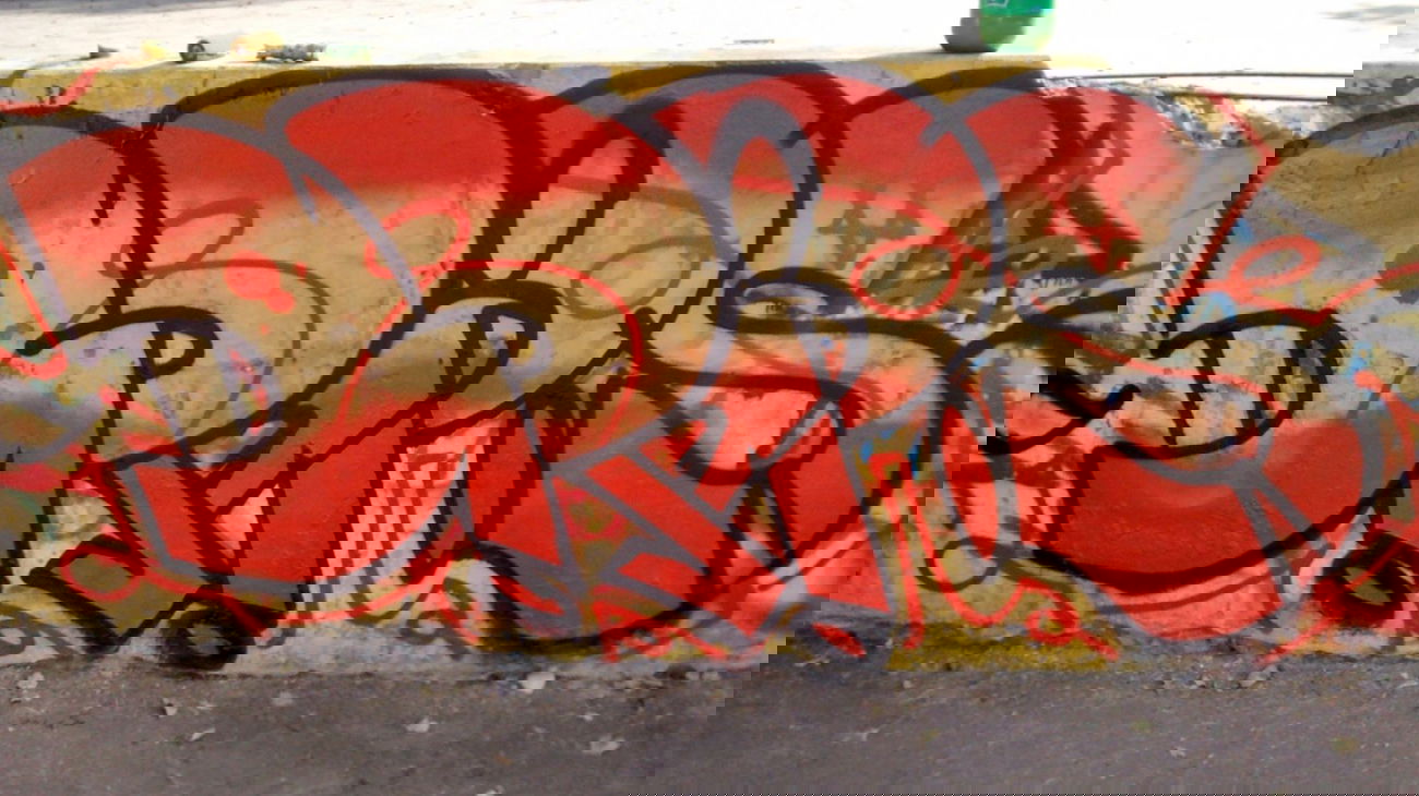 Graffiti Bombing in Renca - Photo by DripsOne (2014)