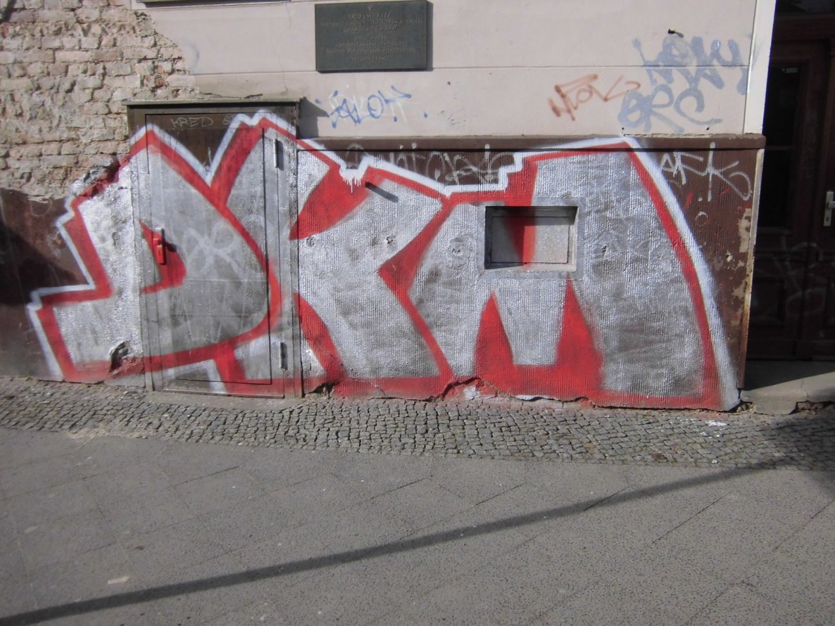 Graffiti Bombing - Photo by DrunKingMonkeys