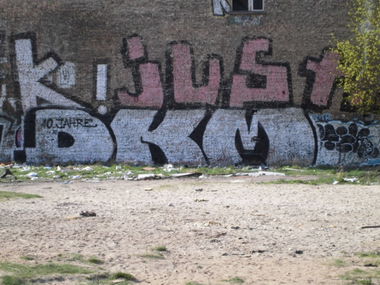 Graffiti Bombing - Photo by DrunKingMonkeys