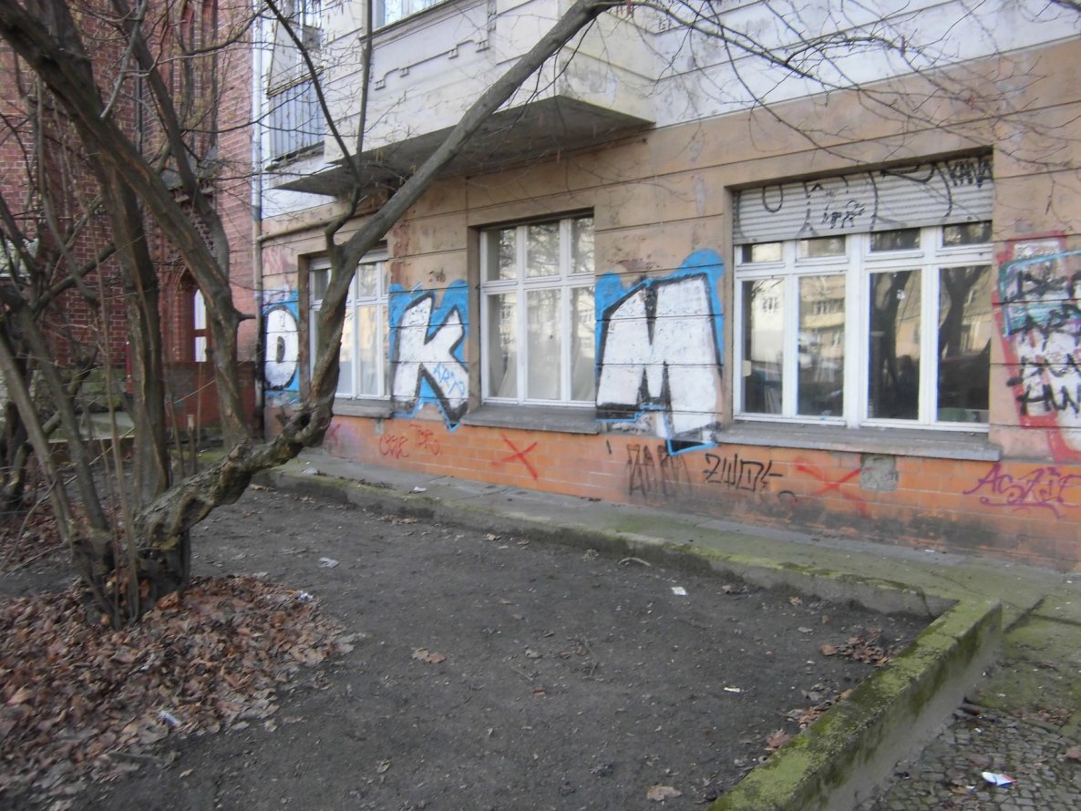 Graffiti Bombing - Photo by DrunKingMonkeys