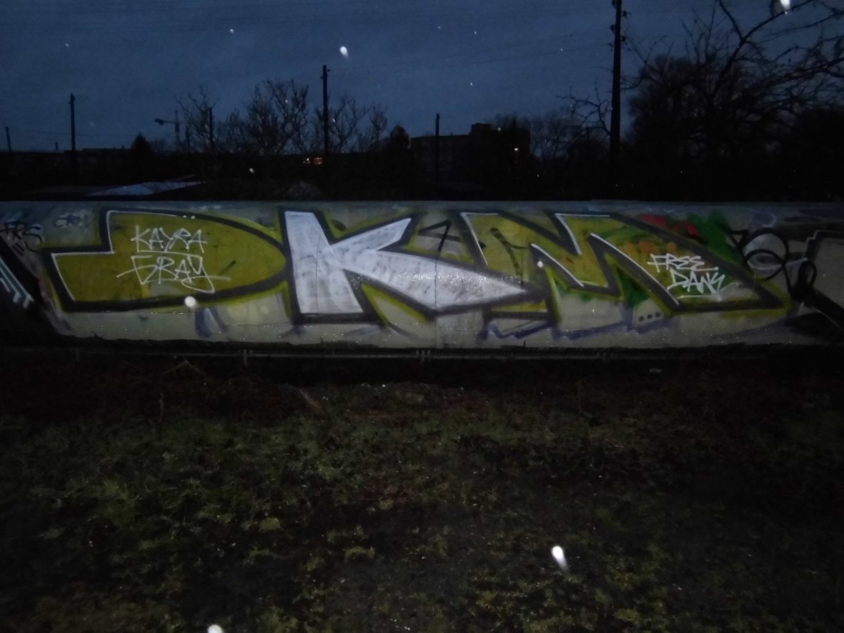 Graffiti Photo by DrunKingMonkeys