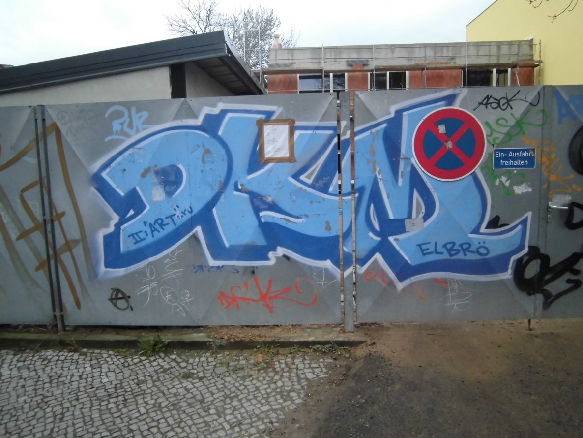 Graffiti Bombing - Photo by DrunKingMonkeys